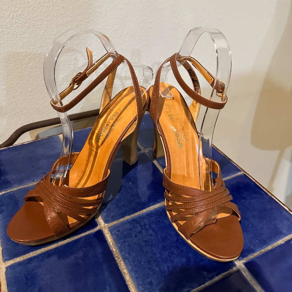 Woodworks by Thom McAn / Brown Leather &  Wood 4 " High Heel Platform Sandals - Picture 3 of 13